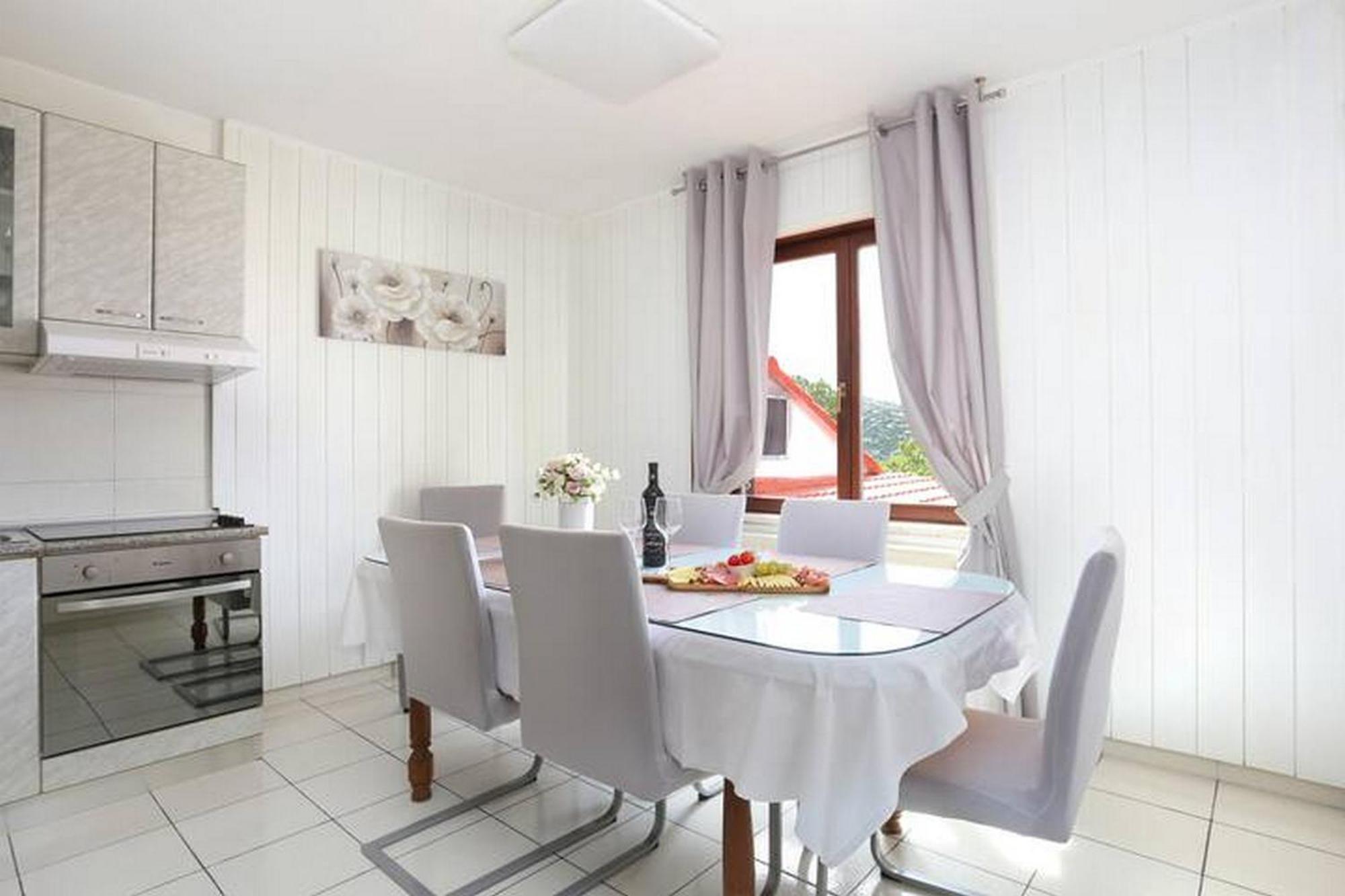 Holiday Home Mons Aureus Gornje Sitno Luaran gambar