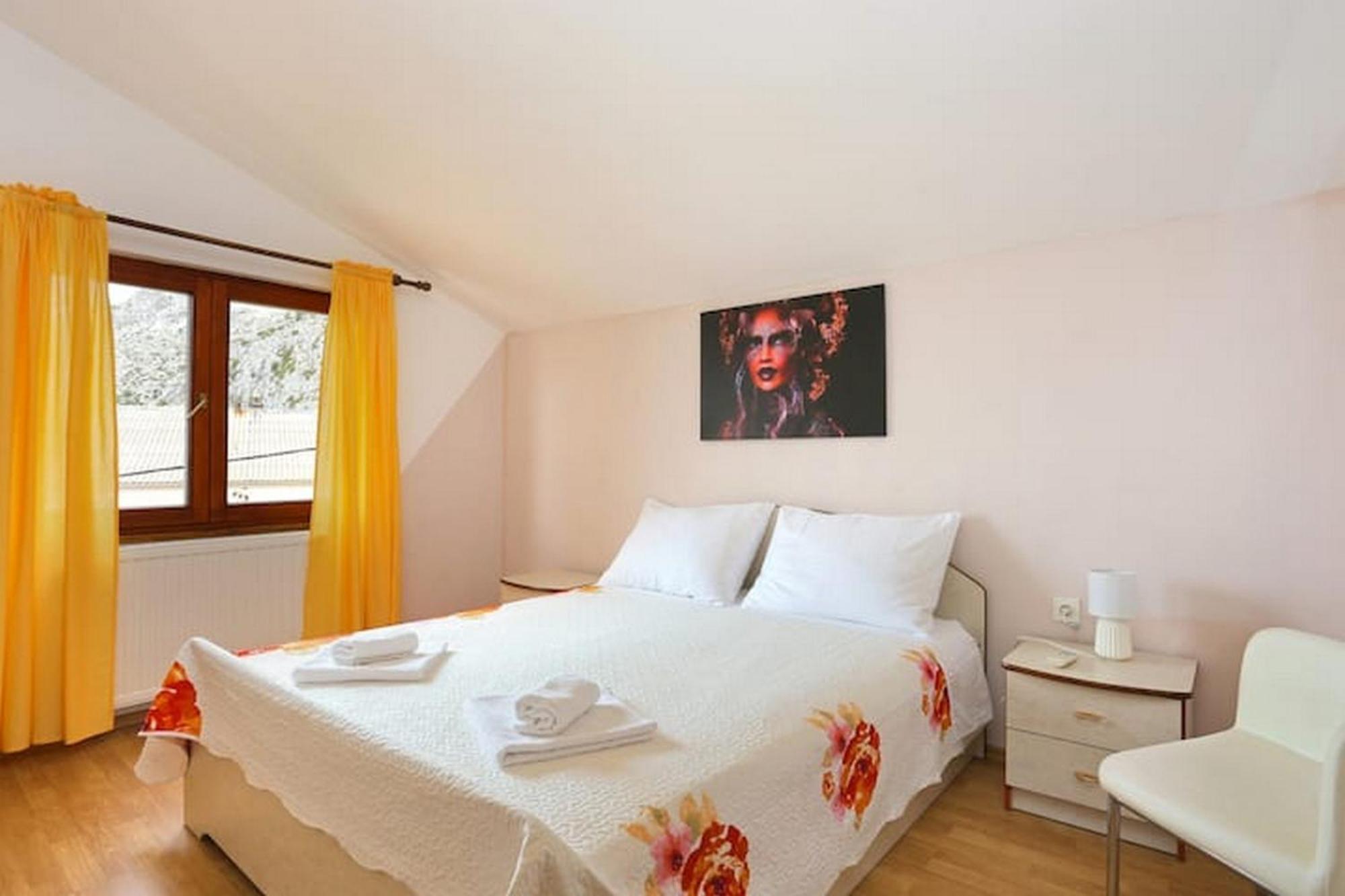 Holiday Home Mons Aureus Gornje Sitno Luaran gambar