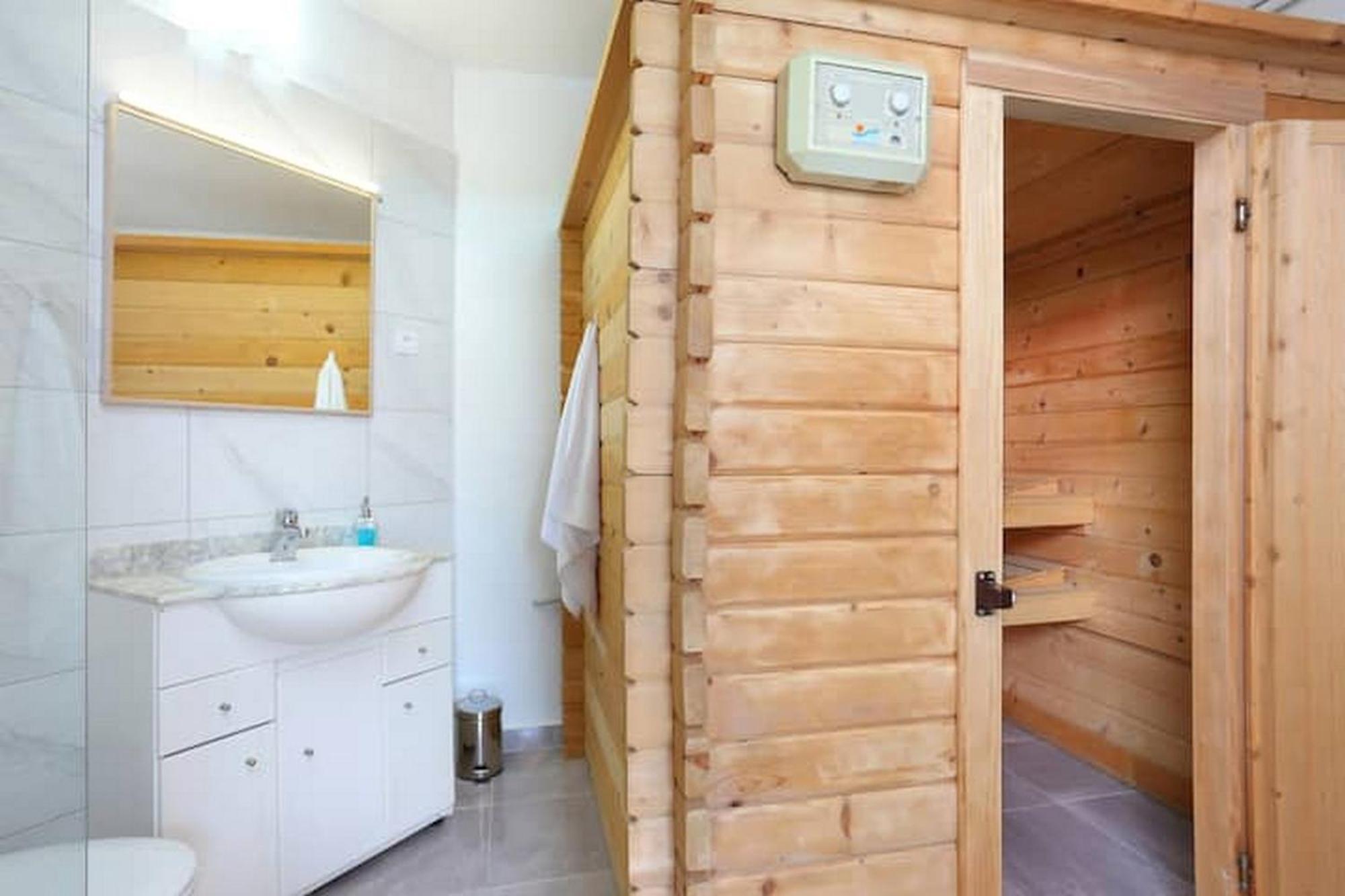 Holiday Home Mons Aureus Gornje Sitno Luaran gambar