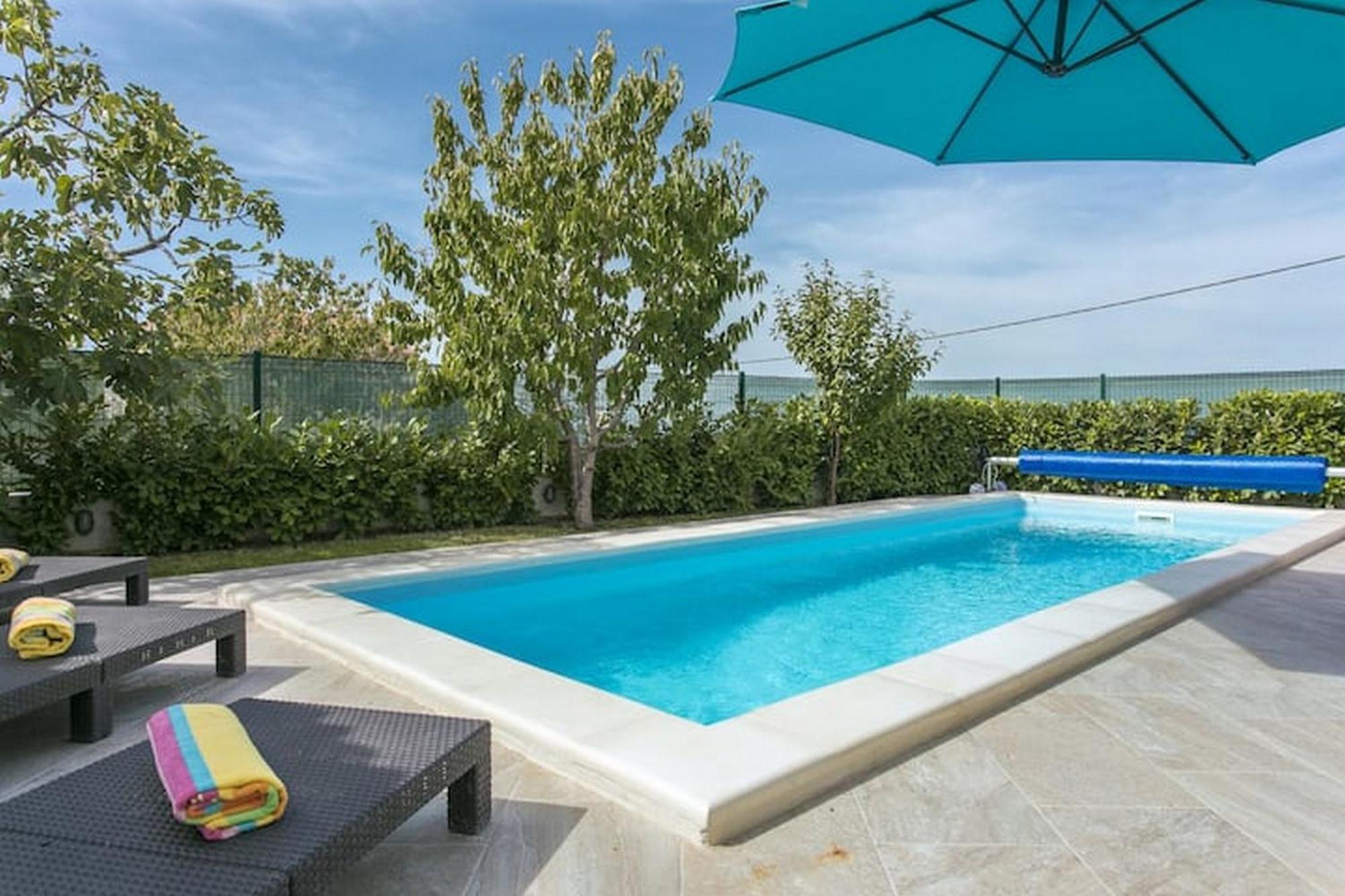 Holiday Home Mons Aureus Gornje Sitno Luaran gambar