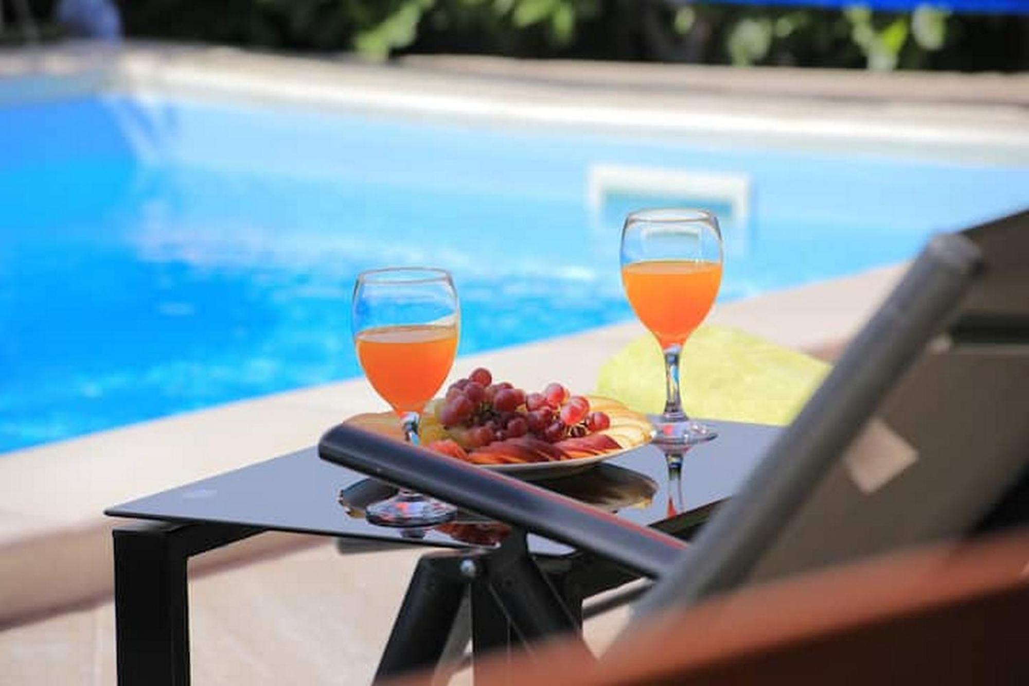 Holiday Home Mons Aureus Gornje Sitno Luaran gambar